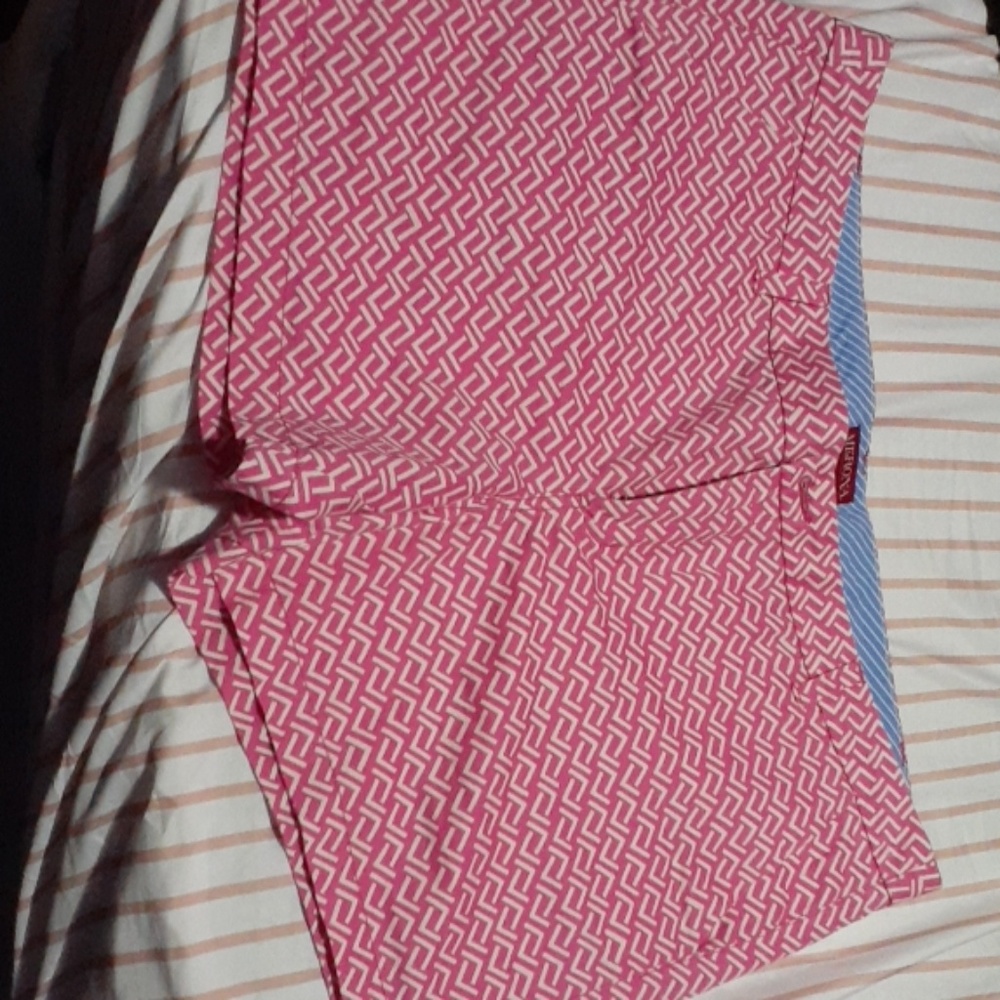 Shorts - Picture 2 of 4